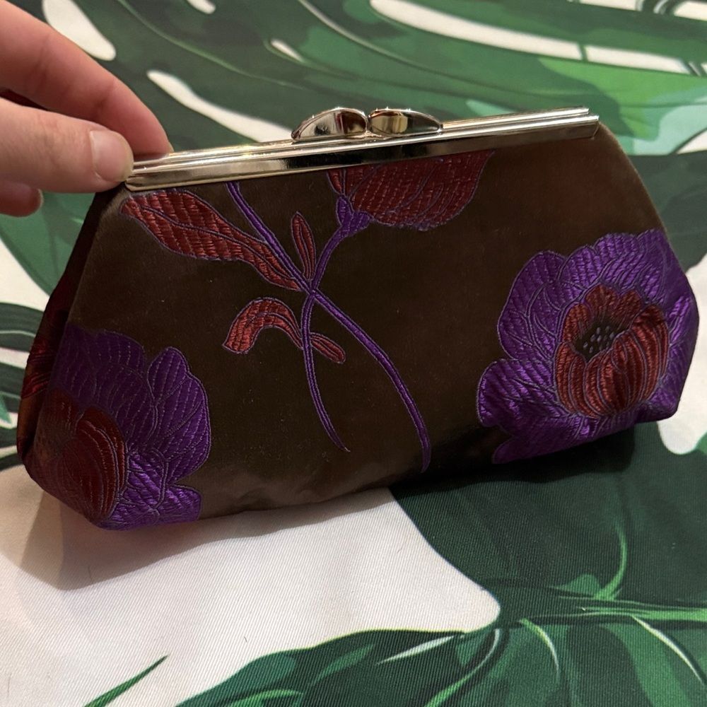 * Chic Brown Clutch with Floral Embroidery - Picture 8 of 11